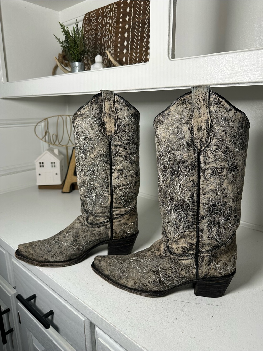 Circle G Cowboy Boots Womens 8M Distressed Gray Snip Toe Western Cowgirl Boots